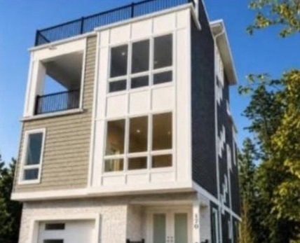 Exterior photograph from the owner-supplied 170 Franklin Avenue flyer